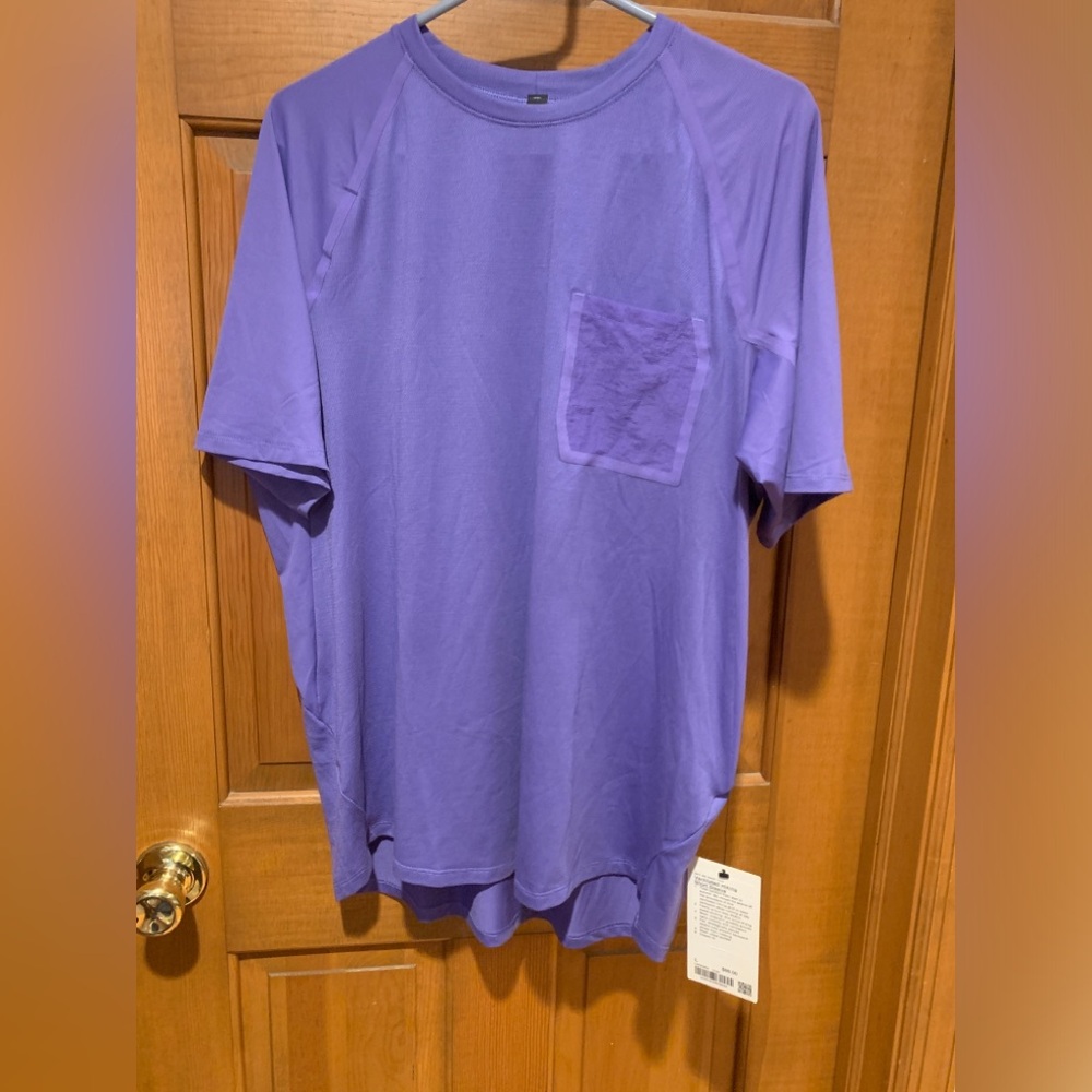 Lululemon Ventilated Hiking Short Sleeve Shirt NWT Size Large Purple